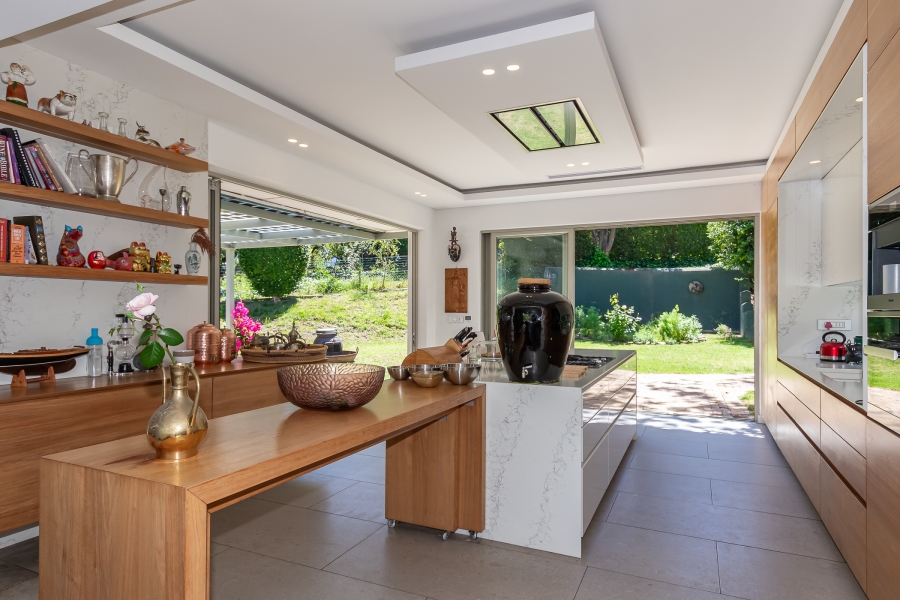 4 Bedroom Property for Sale in Bishopscourt Western Cape